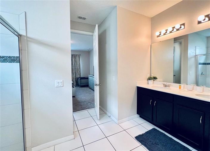 Image No.8-9 Bed Property for sale