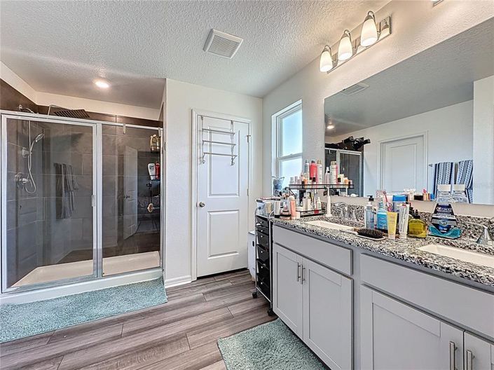 Image No.36-4 Bed Property for sale