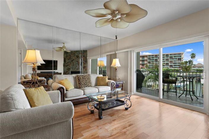 Image No.16-2 Bed Townhouse for sale