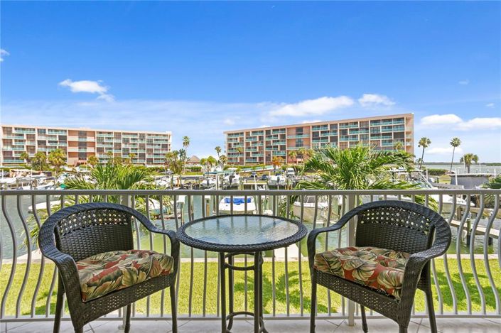 Image No.20-2 Bed Townhouse for sale