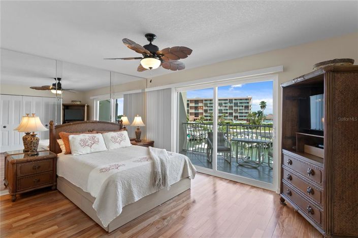 Image No.27-2 Bed Townhouse for sale