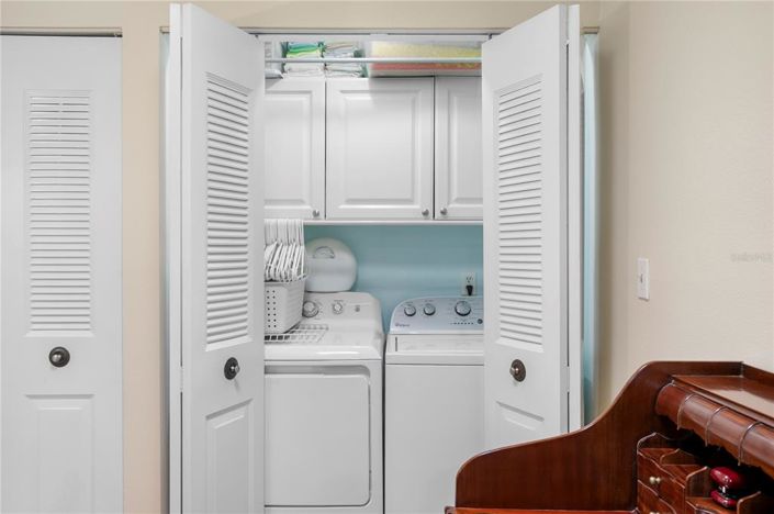 Image No.40-2 Bed Townhouse for sale