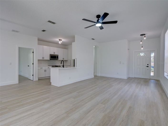 Image No.11-4 Bed Property for sale