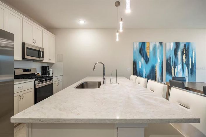 Image No.8-3 Bed Townhouse for sale