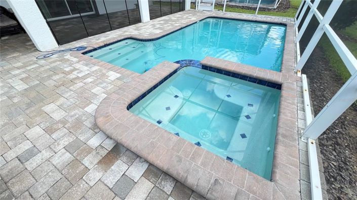 Image No.20-7 Bed Property for sale