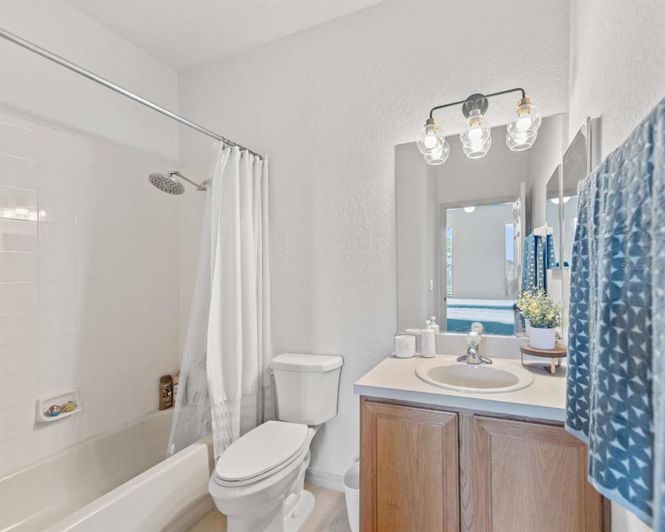 Image No.12-4 Bed Townhouse for sale