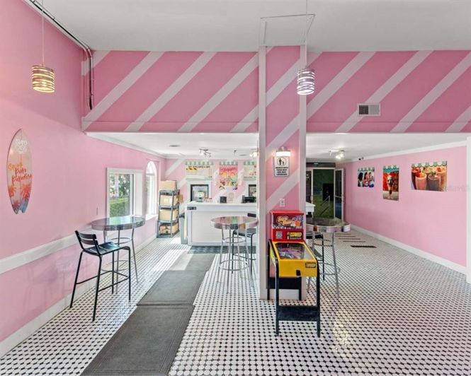 Image No.17-4 Bed Townhouse for sale