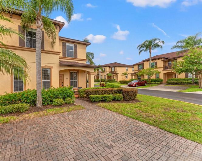 Image No.24-4 Bed Townhouse for sale