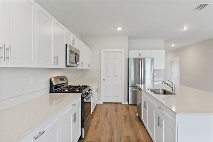 Image No.3-6 Bed Property for sale