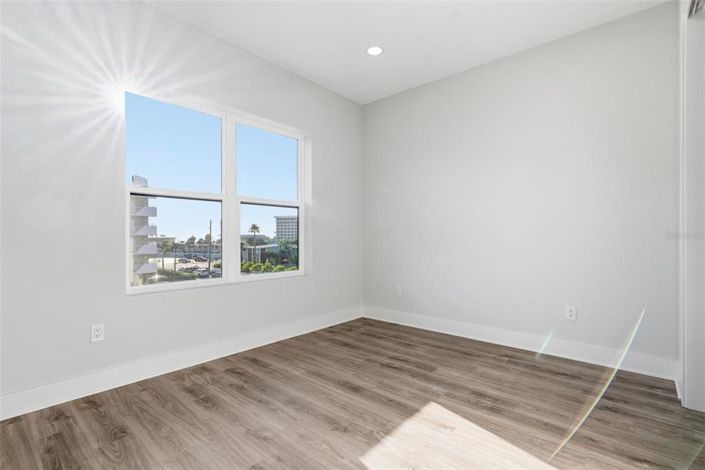 Image No.29-5 Bed Townhouse for sale