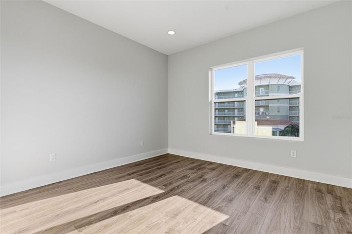 Image No.31-5 Bed Townhouse for sale