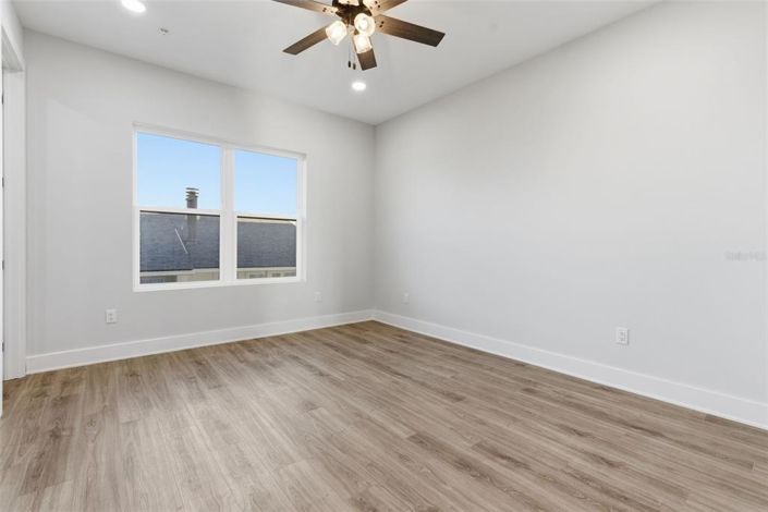 Image No.35-5 Bed Townhouse for sale