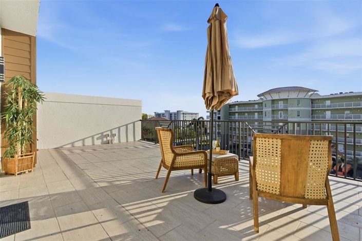 Image No.44-5 Bed Townhouse for sale