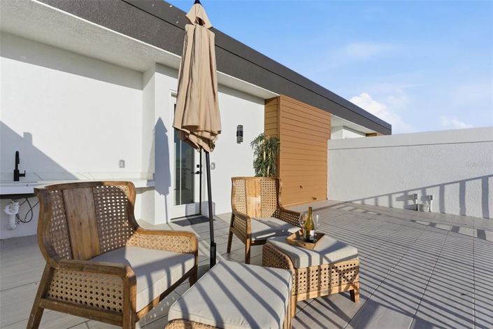 Image No.45-5 Bed Townhouse for sale