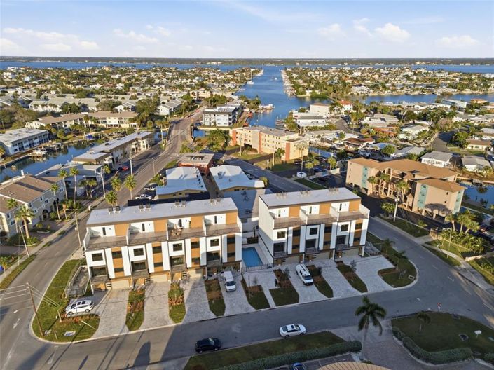 Image No.49-5 Bed Townhouse for sale