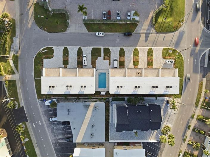 Image No.52-5 Bed Townhouse for sale