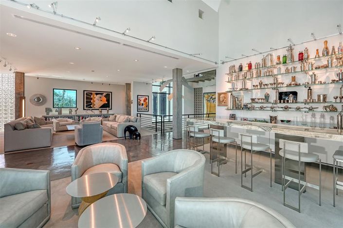 Image No.17-5 Bed Property for sale