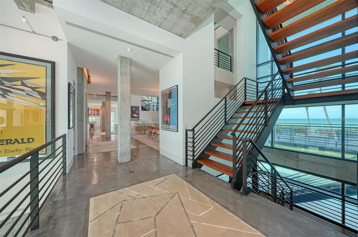 Image No.19-5 Bed Property for sale