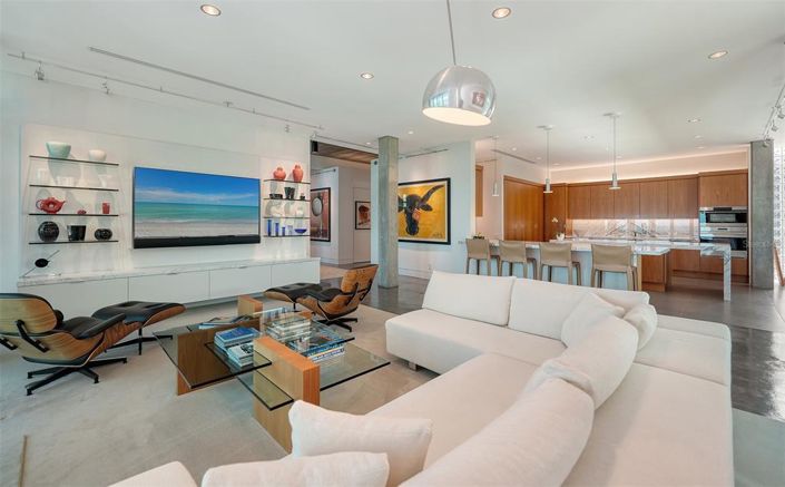 Image No.21-5 Bed Property for sale