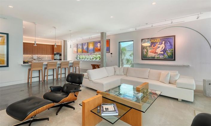 Image No.22-5 Bed Property for sale