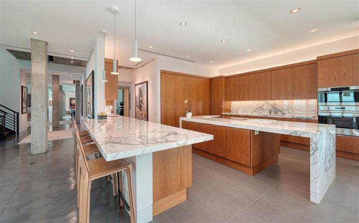 Image No.24-5 Bed Property for sale