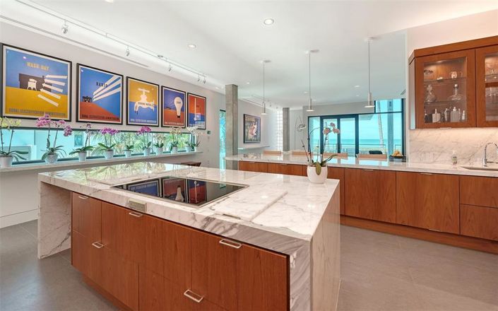 Image No.25-5 Bed Property for sale