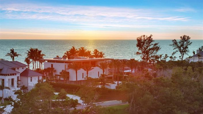 Image No.3-5 Bed Property for sale