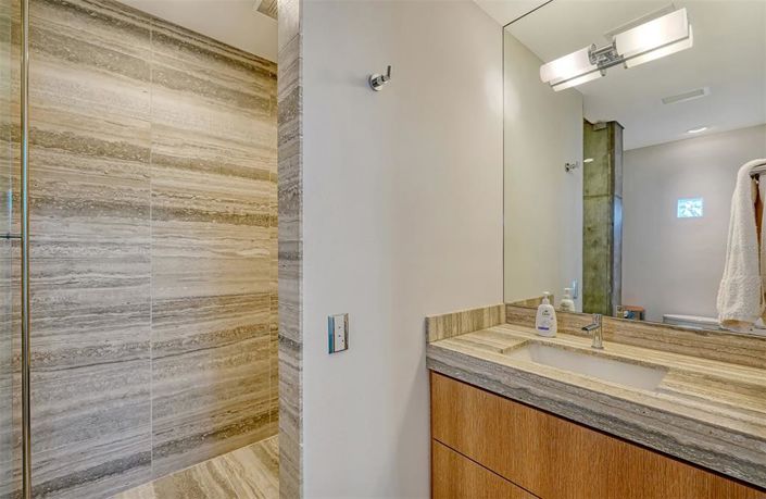 Image No.43-5 Bed Property for sale