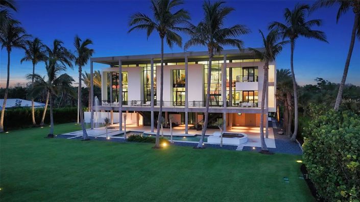 Image No.6-5 Bed Property for sale