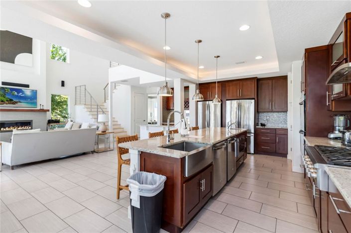 Image No.13-12 Bed Property for sale