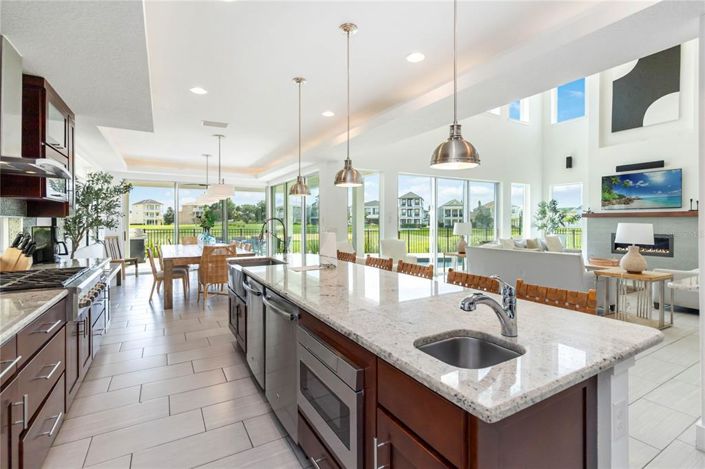 Image No.14-12 Bed Property for sale