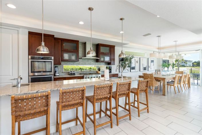 Image No.16-12 Bed Property for sale