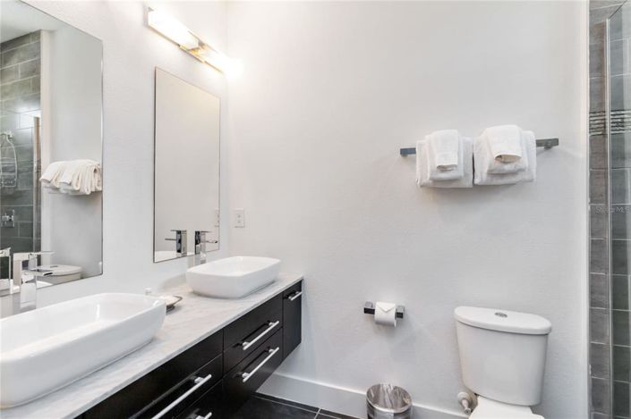 Image No.20-12 Bed Property for sale