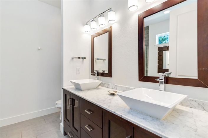 Image No.23-12 Bed Property for sale