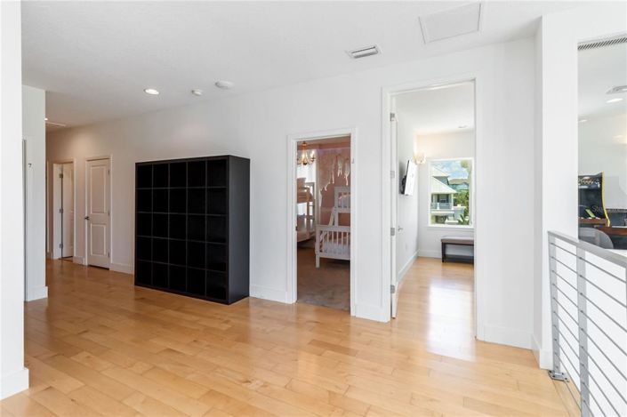 Image No.29-12 Bed Property for sale