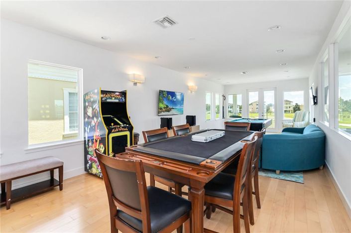 Image No.30-12 Bed Property for sale