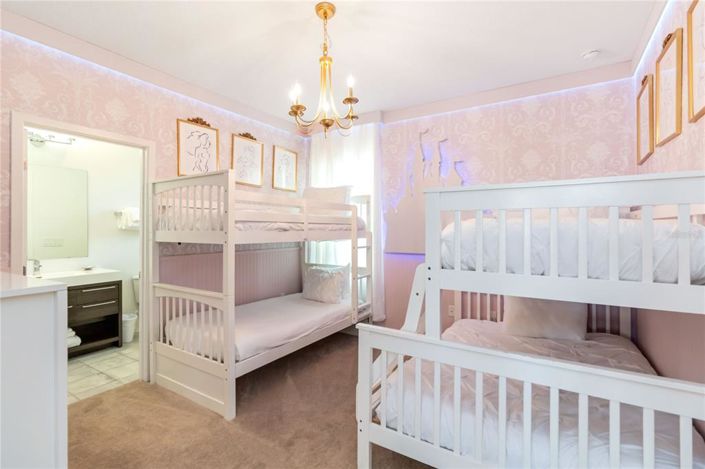 Image No.33-12 Bed Property for sale