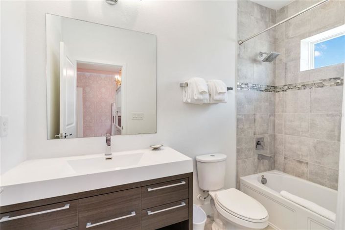 Image No.35-12 Bed Property for sale