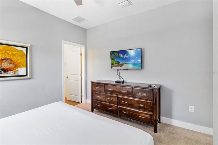 Image No.40-12 Bed Property for sale