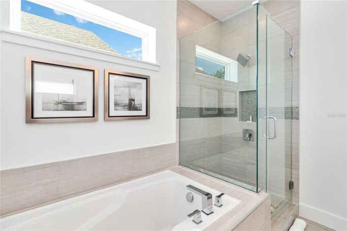 Image No.51-12 Bed Property for sale