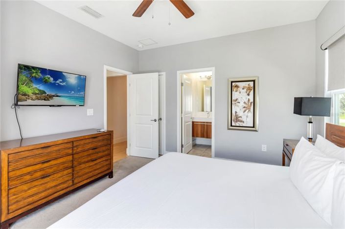 Image No.53-12 Bed Property for sale