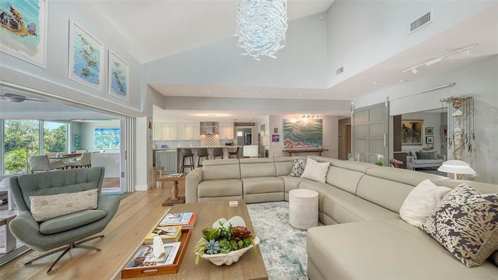 Image No.12-3 Bed Property for sale