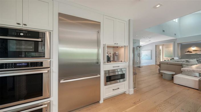 Image No.18-3 Bed Property for sale