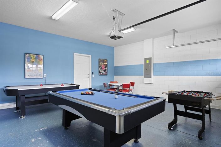 Image No.10-7 Bed Property for sale