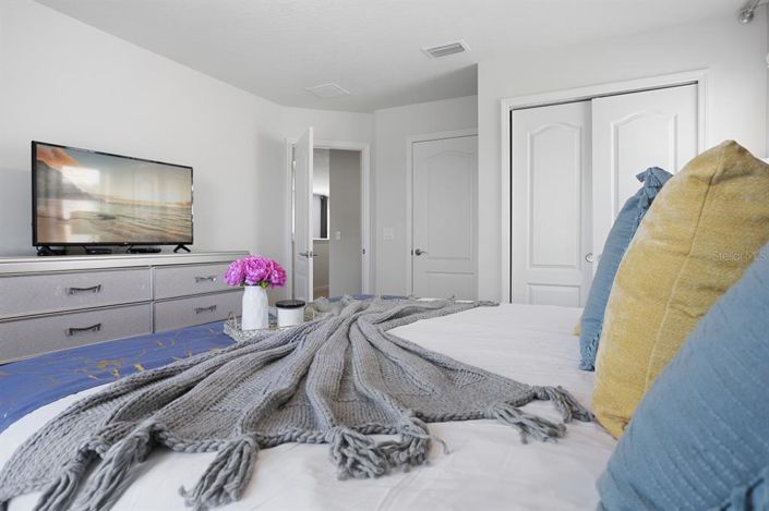 Image No.17-7 Bed Property for sale