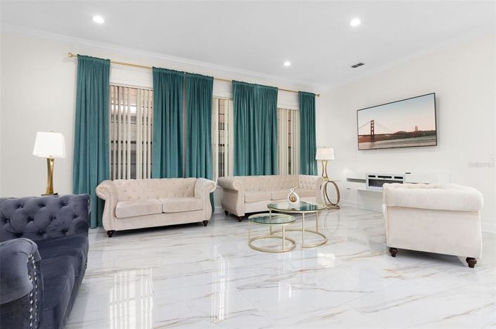 Image No.16-4 Bed Property for sale