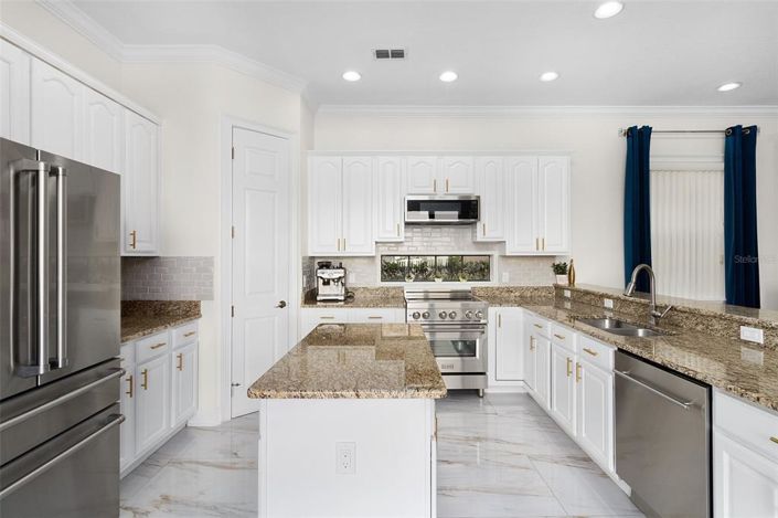 Image No.22-4 Bed Property for sale