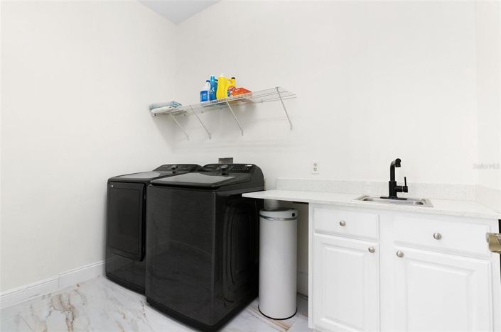 Image No.32-4 Bed Property for sale