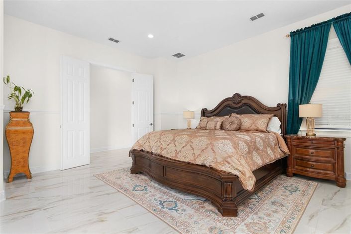 Image No.36-4 Bed Property for sale