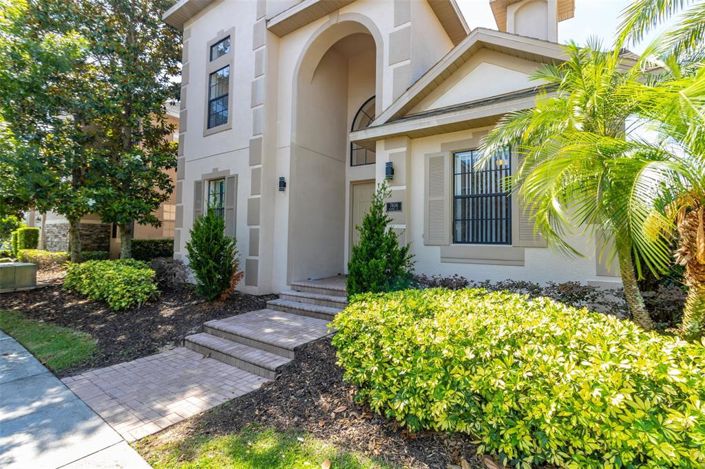 Image No.4-4 Bed Property for sale